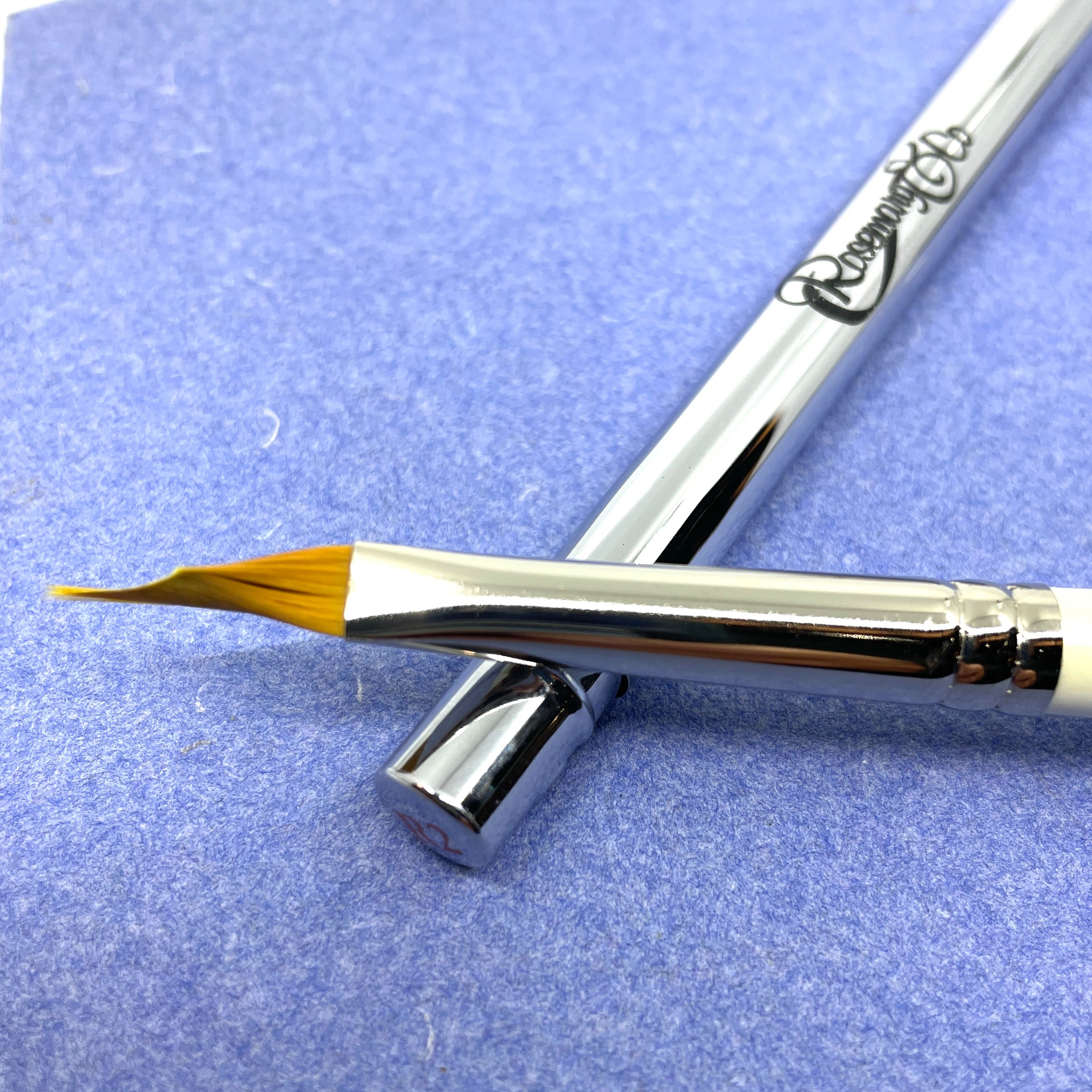 ROSEMARY & CO Reversible Pocket Travel Brush - R18 - Golden Synthetic - Triangular - Size 8 (6 x 18mm)