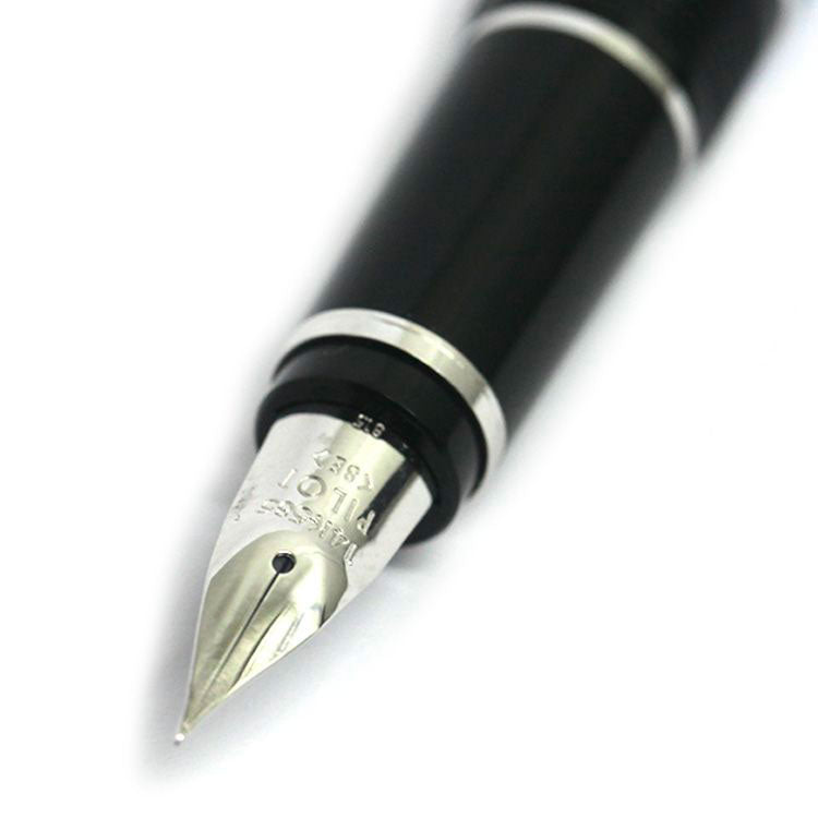 PILOT Metal Falcon Fountain Pen (14ct Gold Rhodium Plated Nib and Con-70) - Black - Soft Medium Nib
