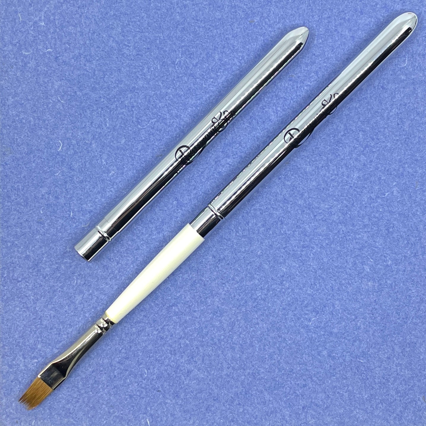 ROSEMARY & CO Reversible Pocket Brush - R7 - Pure Kolinsky Sable - Comber 1/4" (7.4 x 11.4mm)